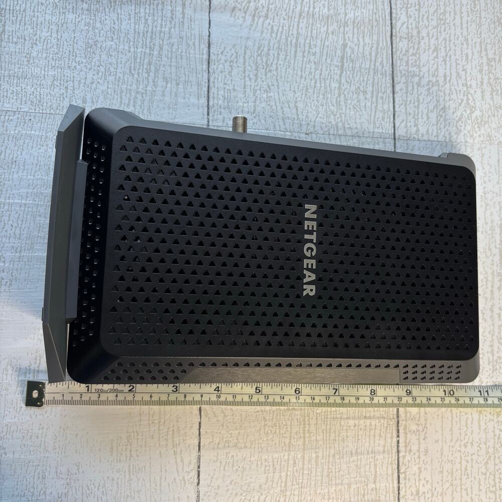 Netgear Nighthawk CM1200 Multi-Gig DOCSIS 3.1 Cable Modem - Picture 16 of 16